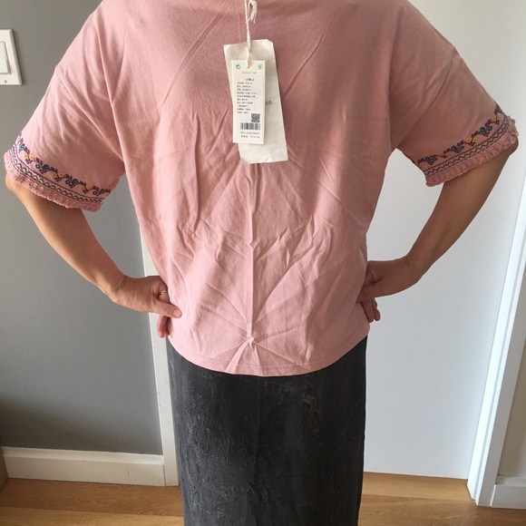 Pink Blouse with Embroidery sleeves - Picture 4 of 6